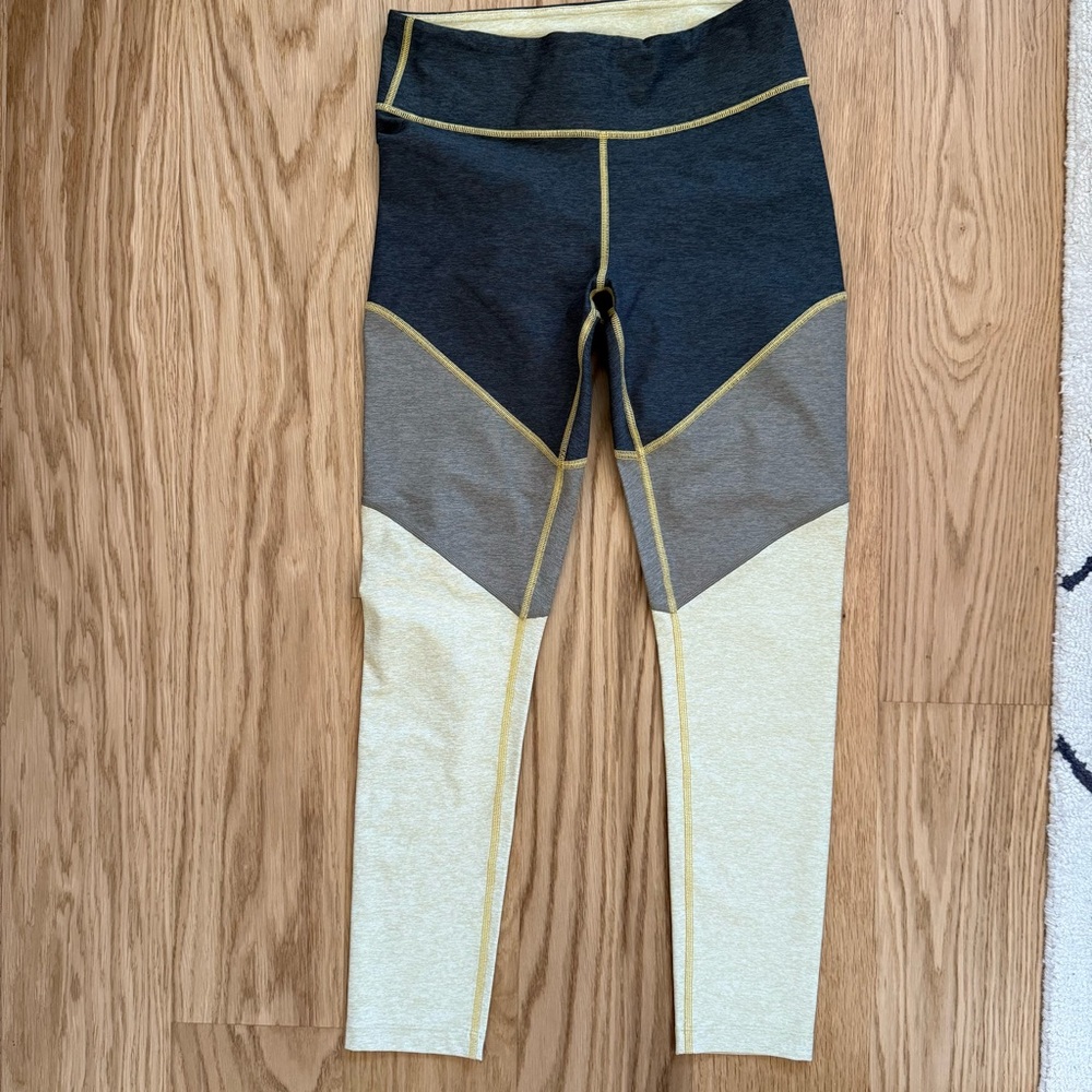 Outdoor voices leggings size M